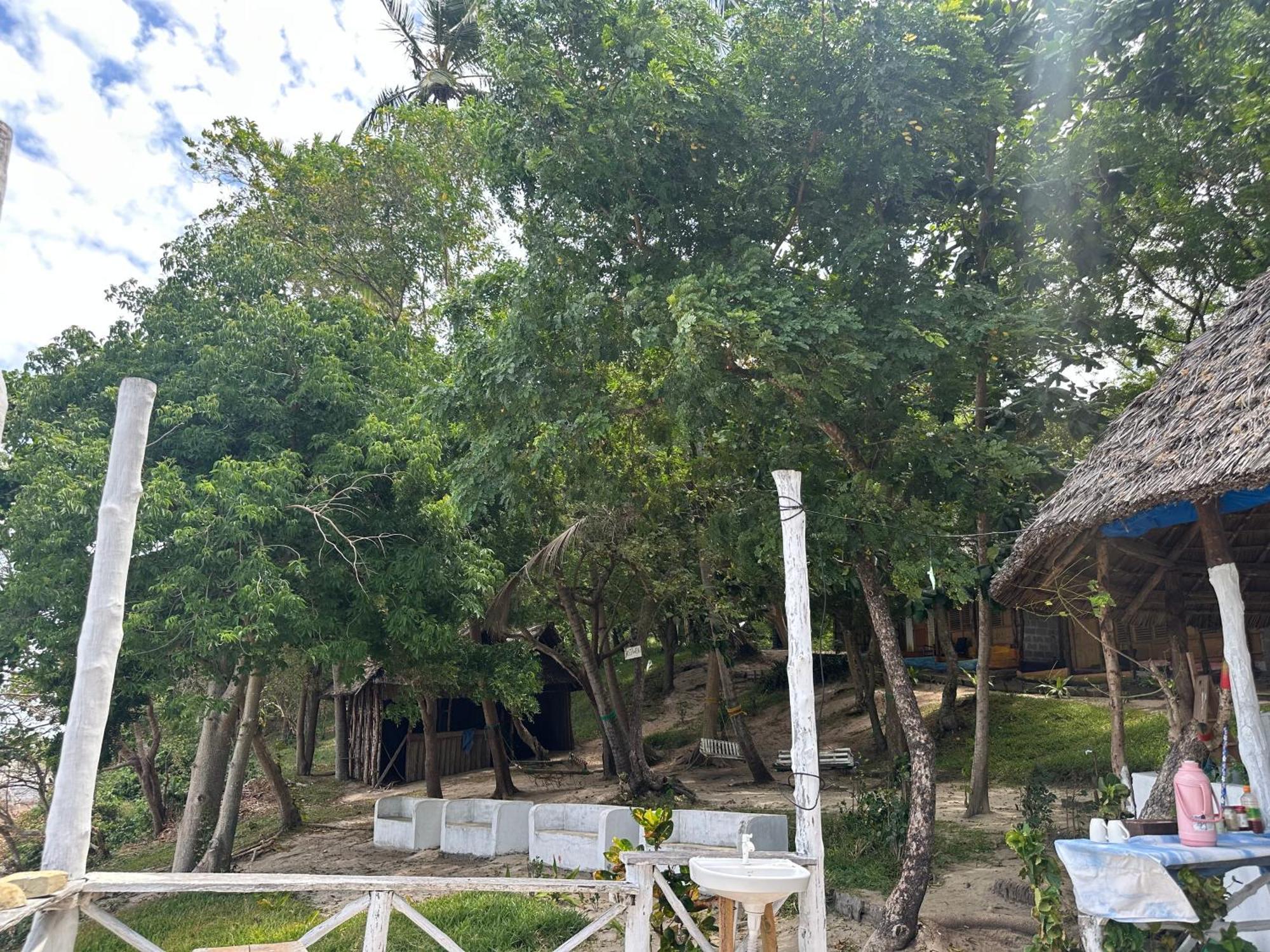 Maweni Beach Bungalows Kilindoni Exterior foto