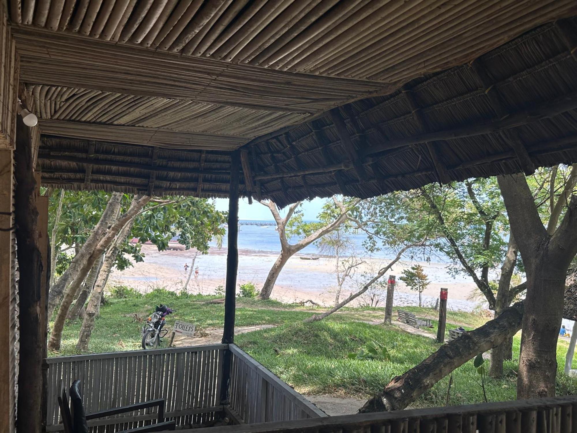 Maweni Beach Bungalows Kilindoni Exterior foto